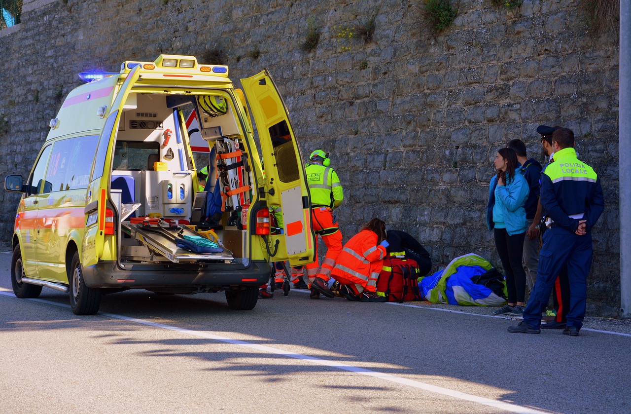 ambulance, rescue, emergency-2901017.jpg